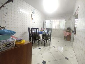 Image 25 - 899757