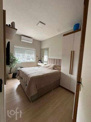 Image 12 - 899780
