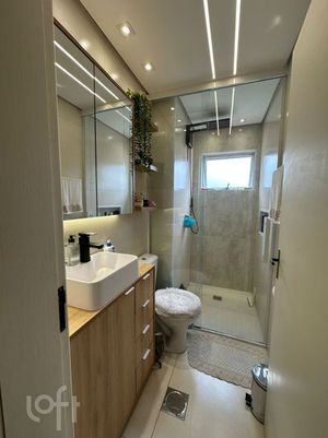 Image 8 - 899780