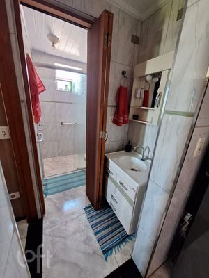 Image 9 - 899782