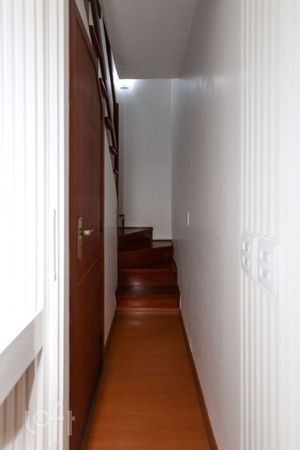Image 7 - 899790