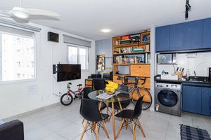 Image 1 - 899796