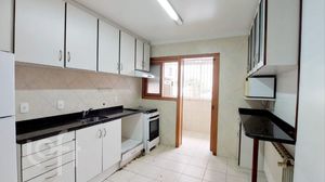 Image 4 - 899798