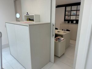 Image 6 - 899803