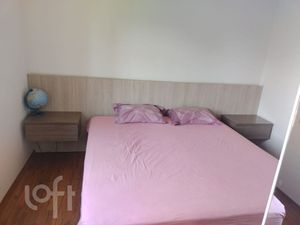 Image 9 - 899804