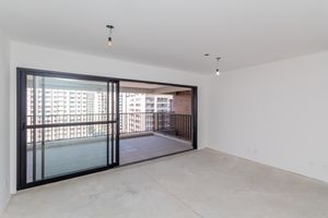 Image 1 - 899815