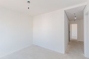 Image 18 - 899815