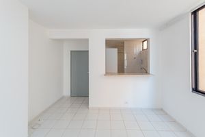 Image 4 - 899823