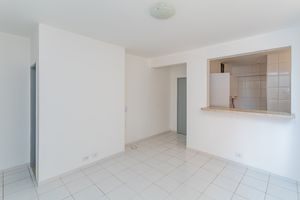 Image 3 - 899823