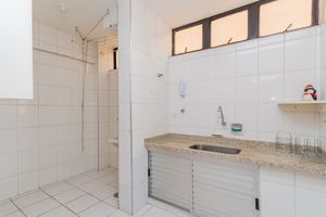 Image 8 - 899823