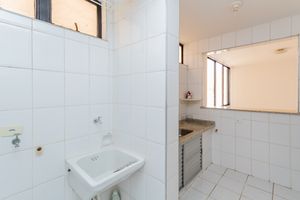 Image 9 - 899823
