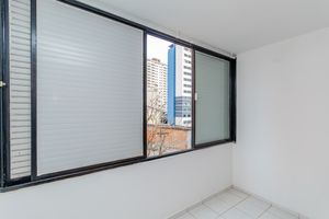 Image 18 - 899823