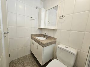 Image 82 - 899828