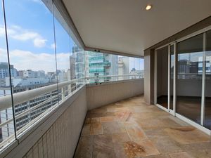 Image 21 - 899828