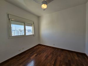 Image 61 - 899828