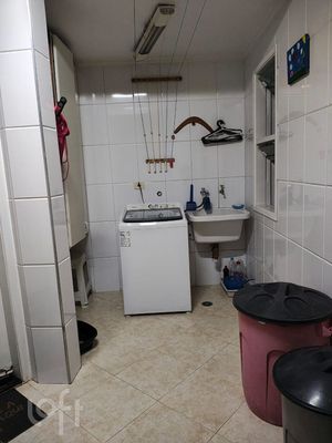 Image 9 - 899832