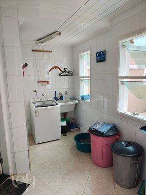 Image 21 - 899832