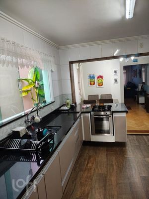 Image 8 - 899832