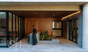 Image 15 - 899833