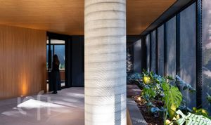 Image 13 - 899833