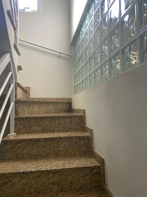 Image 17 - 899839