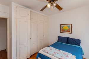 Image 8 - 899884