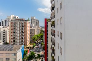 Image 11 - 899884