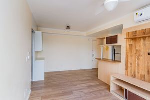 Image 8 - 899892