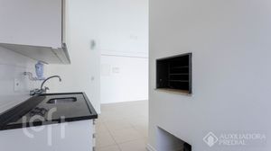 Image 11 - 899897