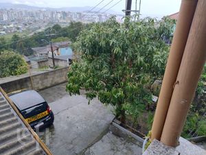 Image 7 - 899907