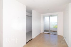 Image 32 - 899918