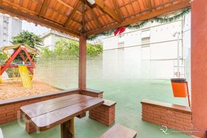 Image 18 - 899927