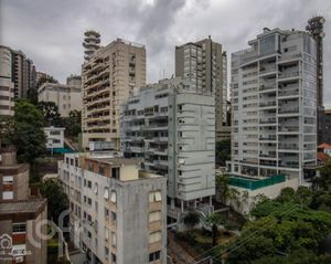 Image 16 - 899948