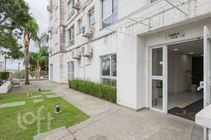 Image 30 - 899953