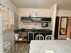 Image 1 - 899965