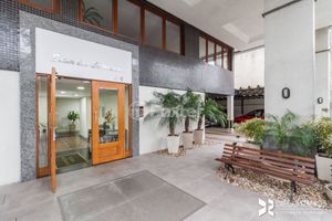 Image 3 - 899968