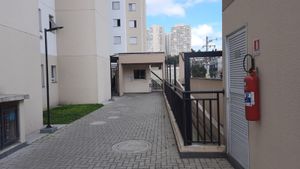 Image 19 - 899974