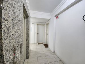 Image 27 - 899991
