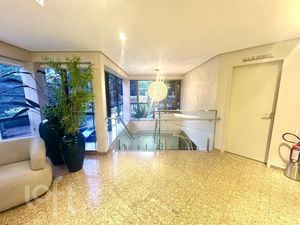 Image 18 - 899993
