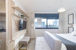Image 1 - 899997