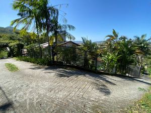 Image 28 - 900004