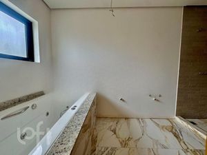 Image 13 - 900011