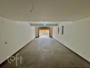Image 33 - 900011