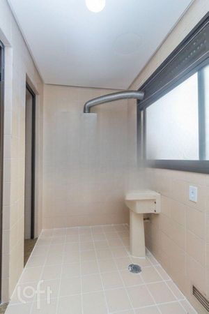 Image 21 - 900013