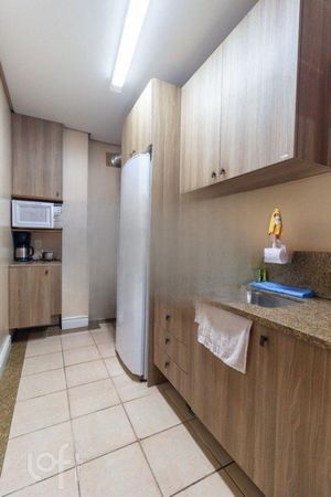 Image 33 - 900013