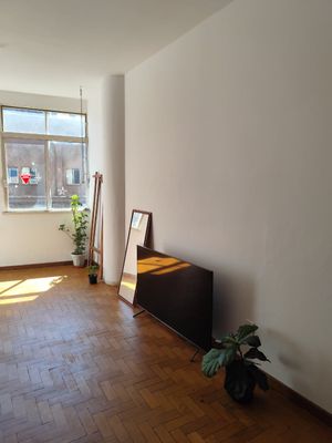 Image 11 - 900019