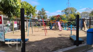 Image 37 - 900026