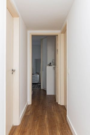 Image 17 - 900031