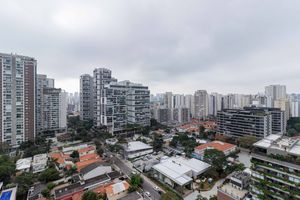 Image 18 - 900038