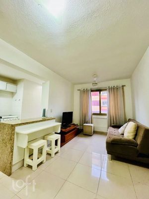 Image 19 - 900105